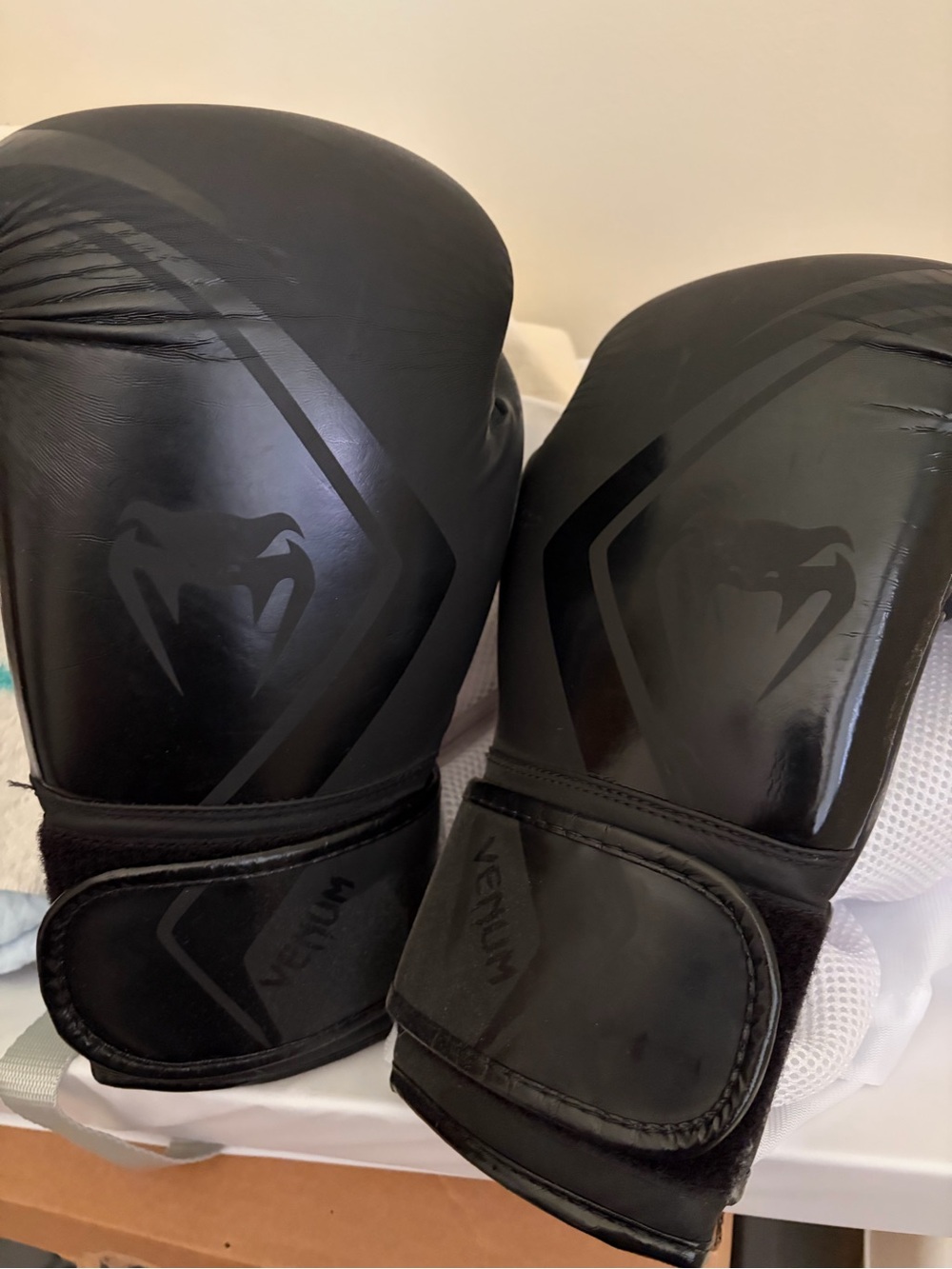 Venum Contender 2.0 Boxing Gloves black